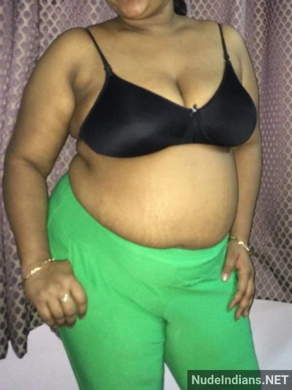 https://pub-5fcdf72a54cd4edbb03ec3edaa415a42.r2.dev/nakedleaks/telugu_housewife's_intimate_photos_leaked_online/24.jpg