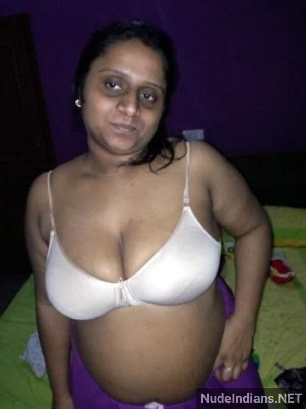 https://pub-5fcdf72a54cd4edbb03ec3edaa415a42.r2.dev/nakedleaks/telugu_housewife's_intimate_photos_leaked_online/5.jpg