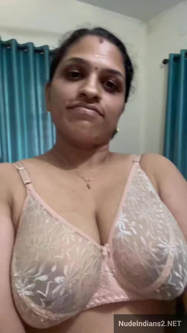https://pub-5fcdf72a54cd4edbb03ec3edaa415a42.r2.dev/nakedleaks/tempting_tamil_aunty_supriya_entices_young_college_student/0.jpg