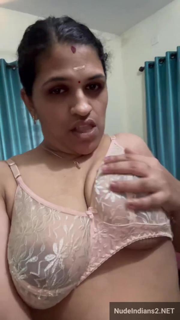 https://pub-5fcdf72a54cd4edbb03ec3edaa415a42.r2.dev/nakedleaks/tempting_tamil_aunty_supriya_entices_young_college_student/3.jpg