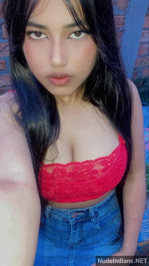 https://pub-5fcdf72a54cd4edbb03ec3edaa415a42.r2.dev/nakedleaks/the_allure_of_neha_shrivastav's_mumbai_assets/16.jpg