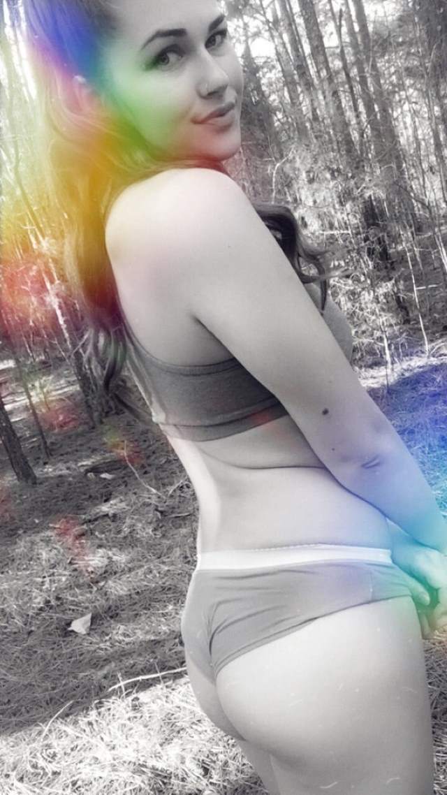 https://pub-5fcdf72a54cd4edbb03ec3edaa415a42.r2.dev/nakedleaks/the_alluring_photos_of_my_hottest_neighbor/27.jpg