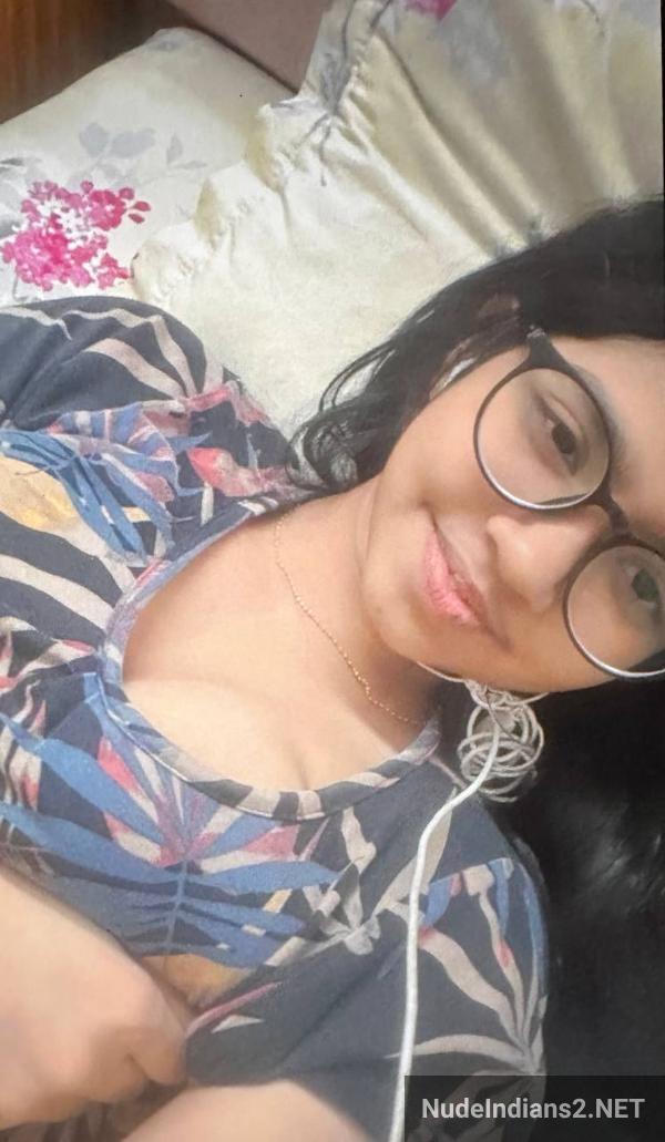 https://pub-5fcdf72a54cd4edbb03ec3edaa415a42.r2.dev/nakedleaks/the_revealing_images_of_my_cousin_charmi_parekh/0.jpg