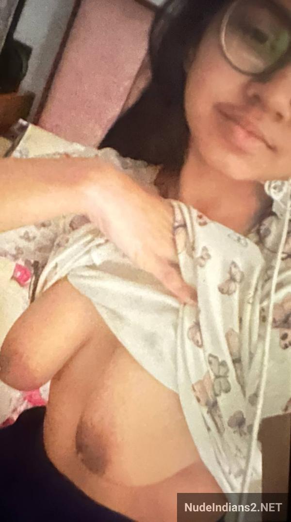 https://pub-5fcdf72a54cd4edbb03ec3edaa415a42.r2.dev/nakedleaks/the_revealing_images_of_my_cousin_charmi_parekh/5.jpg