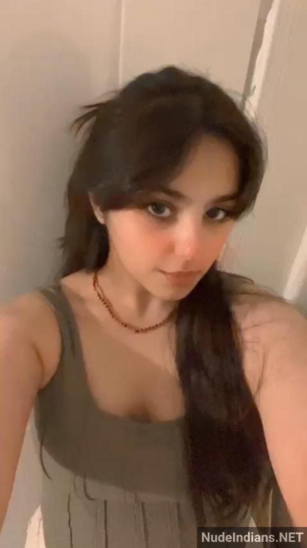 https://pub-5fcdf72a54cd4edbb03ec3edaa415a42.r2.dev/nakedleaks/the_seductive_appeal_of_mumbai_girl_nisha_advani's_body/20.jpg