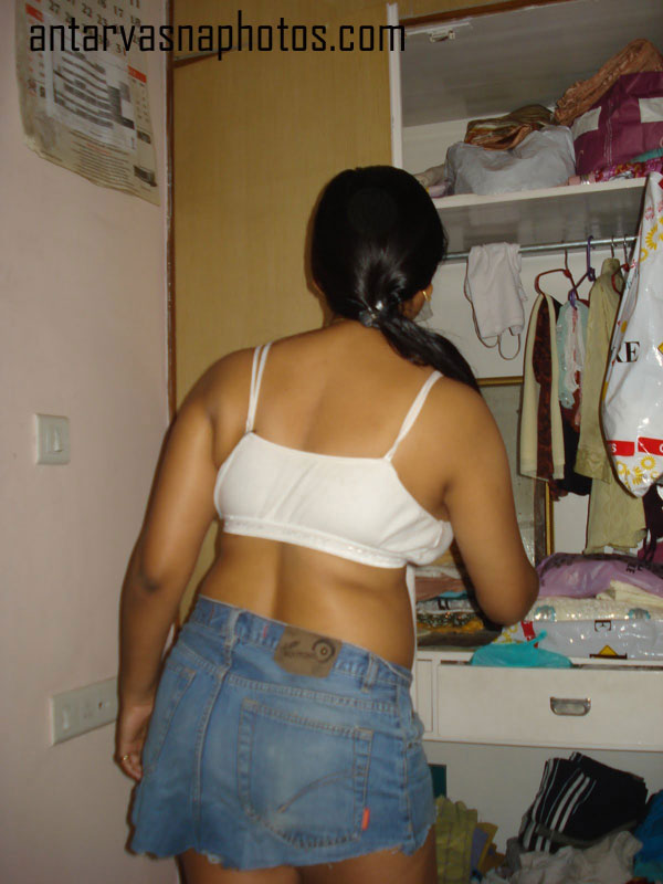 https://pub-5fcdf72a54cd4edbb03ec3edaa415a42.r2.dev/nakedleaks/the_seductive_pictures_of_my_friend's_elder_sister/2.jpg
