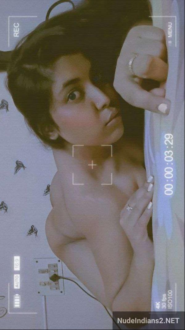 https://pub-5fcdf72a54cd4edbb03ec3edaa415a42.r2.dev/nakedleaks/the_seductive_selfies_of_my_bengali_girlfriend_komolina_sen/16.jpg