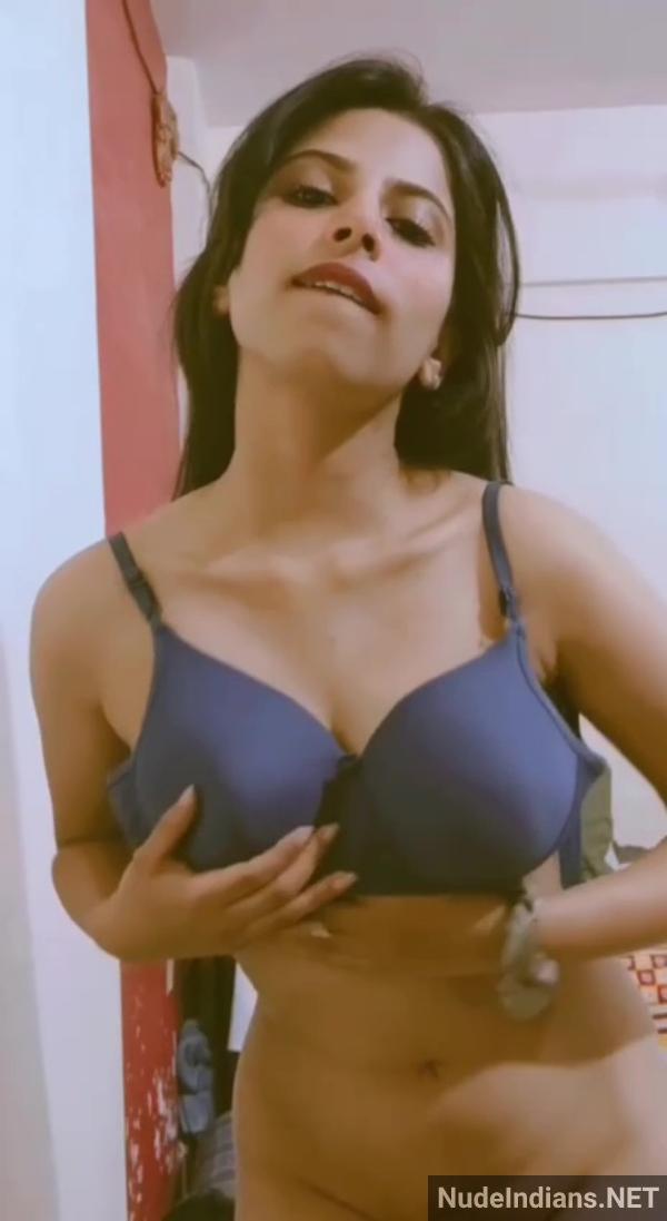 https://pub-5fcdf72a54cd4edbb03ec3edaa415a42.r2.dev/nakedleaks/the_sensual_charm_of_my_girlfriend_payal_tiwari_and_her_captivating_selfies/11.jpg