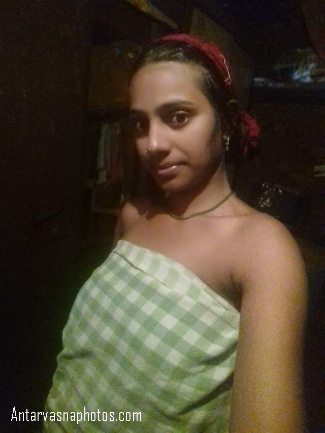 https://pub-5fcdf72a54cd4edbb03ec3edaa415a42.r2.dev/nakedleaks/thirsty_lips_longing_for_rukhsar's_hidden_beauty/0.jpg