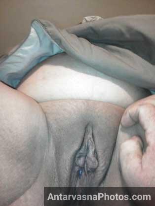 https://pub-5fcdf72a54cd4edbb03ec3edaa415a42.r2.dev/nakedleaks/thirsty_pregnant_aunt's_craving/8.jpg