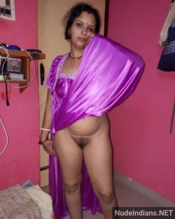 https://pub-5fcdf72a54cd4edbb03ec3edaa415a42.r2.dev/nakedleaks/thirsty_wife's_nude_tease_and_play_sex_photos/42.jpg