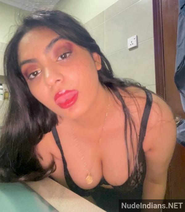https://pub-5fcdf72a54cd4edbb03ec3edaa415a42.r2.dev/nakedleaks/tomboy_swetha_pandey's_alluring_selfie_and_request_for_a_special_ending/1.jpg