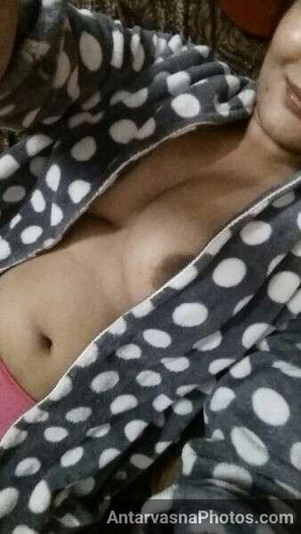 https://pub-5fcdf72a54cd4edbb03ec3edaa415a42.r2.dev/nakedleaks/traditional_wife_intimate_encounters_and_busty_photos_(seductive_nightwear_pictures)/0.jpg