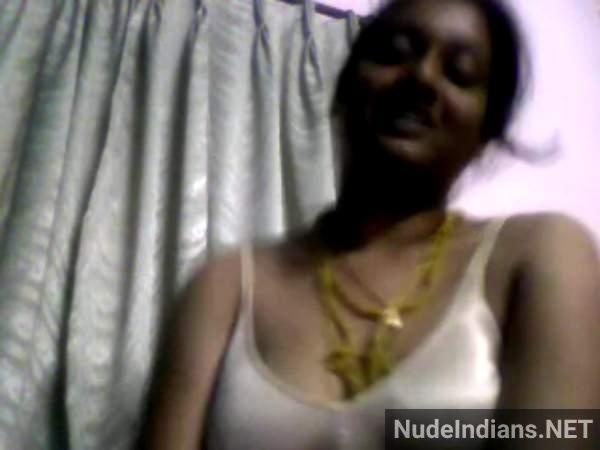 https://pub-5fcdf72a54cd4edbb03ec3edaa415a42.r2.dev/nakedleaks/transformation_of_marathi_mature_wife_post-marriage/19.jpg