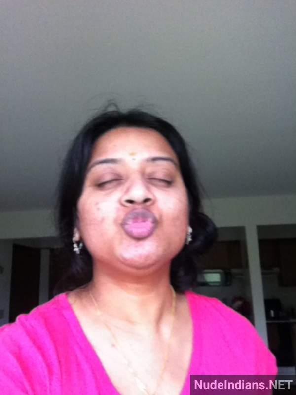 https://pub-5fcdf72a54cd4edbb03ec3edaa415a42.r2.dev/nakedleaks/transformation_of_marathi_mature_wife_post-marriage/47.jpg