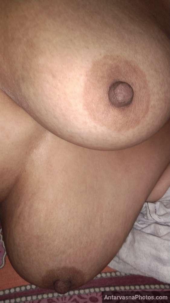 https://pub-5fcdf72a54cd4edbb03ec3edaa415a42.r2.dev/nakedleaks/unexpected_aunt's_exposed_muslim_chest_photos/2.jpg