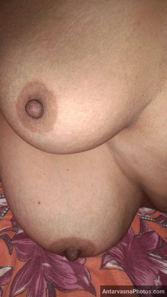 https://pub-5fcdf72a54cd4edbb03ec3edaa415a42.r2.dev/nakedleaks/unexpected_aunt's_exposed_muslim_chest_photos/3.jpg