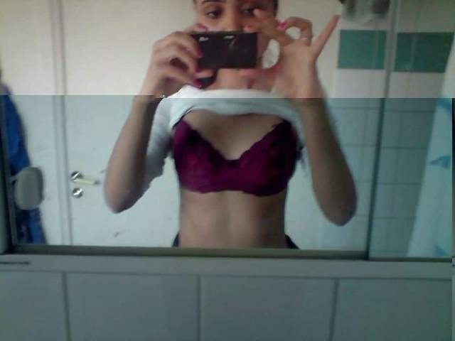https://pub-5fcdf72a54cd4edbb03ec3edaa415a42.r2.dev/nakedleaks/unveiling_sensuous_desi_girl_image/0.jpg