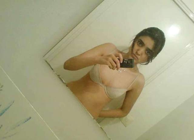 https://pub-5fcdf72a54cd4edbb03ec3edaa415a42.r2.dev/nakedleaks/unveiling_sensuous_desi_girl_image/3.jpg