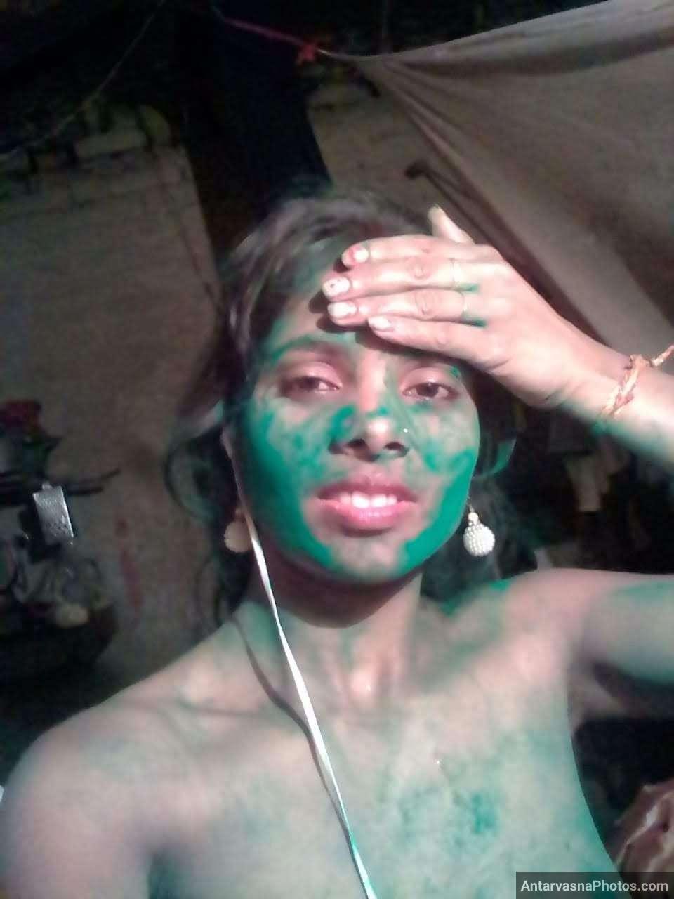 https://pub-5fcdf72a54cd4edbb03ec3edaa415a42.r2.dev/nakedleaks/urban_and_rural_bhabhi's_nude_holi_celebrations/4.jpg