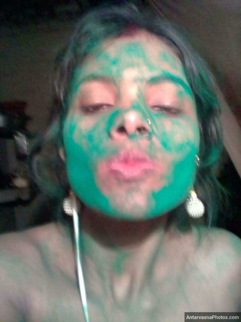 Urban and Rural Bhabhi's Nude Holi Celebrations