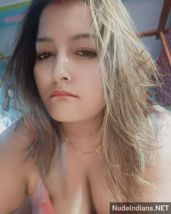 https://pub-5fcdf72a54cd4edbb03ec3edaa415a42.r2.dev/nakedleaks/uttar_pradesh_mature_woman_poonam_explicit_photos/63.jpg