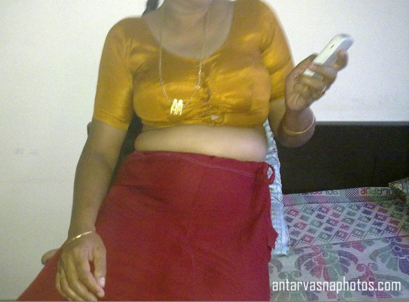 https://pub-5fcdf72a54cd4edbb03ec3edaa415a42.r2.dev/nakedleaks/varanasi_spouse_suman's_provocative_images/0.jpg