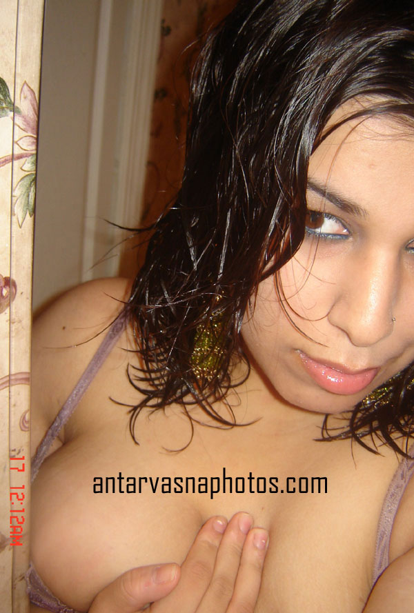 https://pub-5fcdf72a54cd4edbb03ec3edaa415a42.r2.dev/nakedleaks/vibrant_desi_bosom_snapshots_by_rangoli/1.jpg