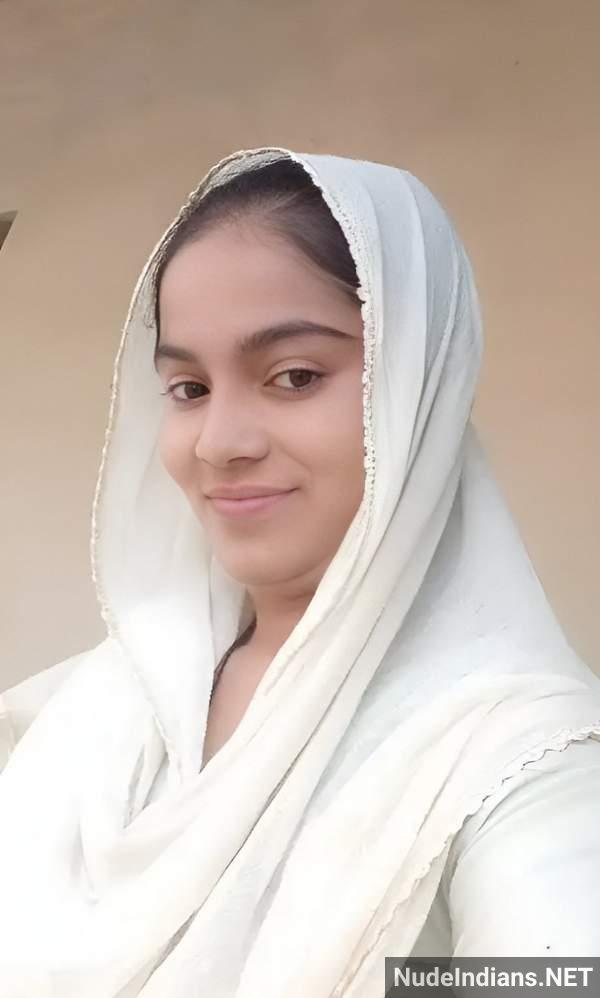 https://pub-5fcdf72a54cd4edbb03ec3edaa415a42.r2.dev/nakedleaks/view_bengali_muslim_girl_bushra_revealing_her_large_breasts/17.jpg