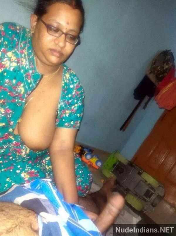 https://pub-5fcdf72a54cd4edbb03ec3edaa415a42.r2.dev/nakedleaks/view_bold_telugu_bhabhi's_nude_photos/42.jpg