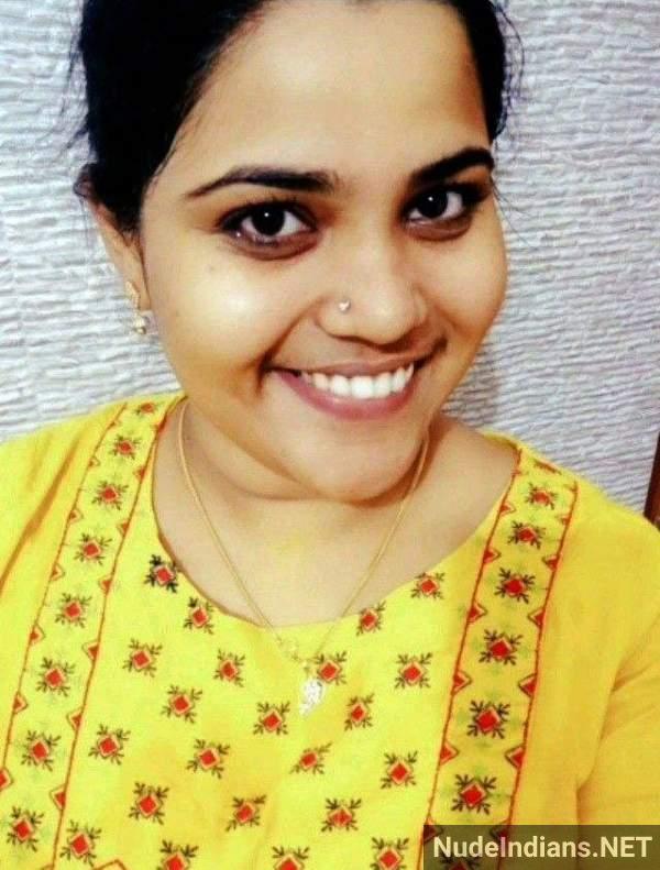 https://pub-5fcdf72a54cd4edbb03ec3edaa415a42.r2.dev/nakedleaks/view_bold_telugu_bhabhi's_nude_photos/53.jpg