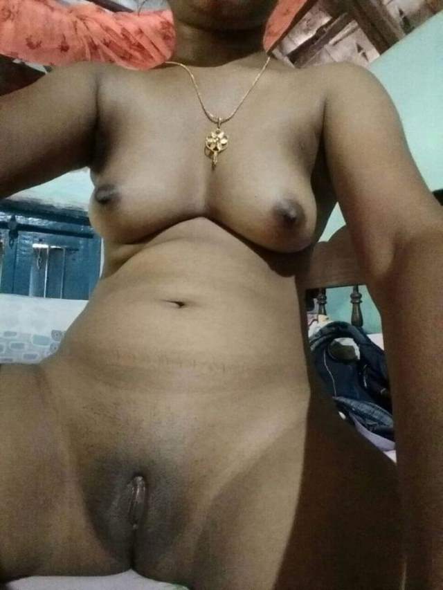 https://pub-5fcdf72a54cd4edbb03ec3edaa415a42.r2.dev/nakedleaks/view_desi_porn_images_of_indian_girls_revealing/10.jpg