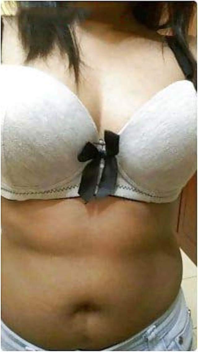 https://pub-5fcdf72a54cd4edbb03ec3edaa415a42.r2.dev/nakedleaks/view_desi_porn_images_of_indian_girls_revealing/9.jpg