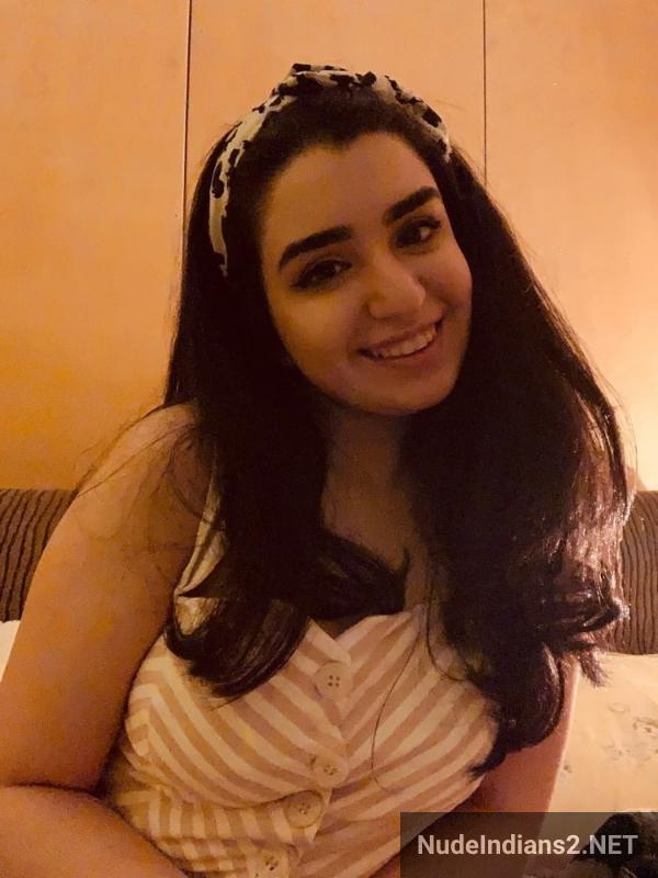 https://pub-5fcdf72a54cd4edbb03ec3edaa415a42.r2.dev/nakedleaks/view_muskan's_sensual_selfies_showcasing_her_milky_white_beauty/17.jpg