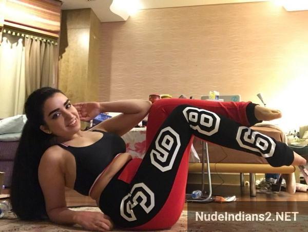 https://pub-5fcdf72a54cd4edbb03ec3edaa415a42.r2.dev/nakedleaks/view_muskan's_sensual_selfies_showcasing_her_milky_white_beauty/4.jpg