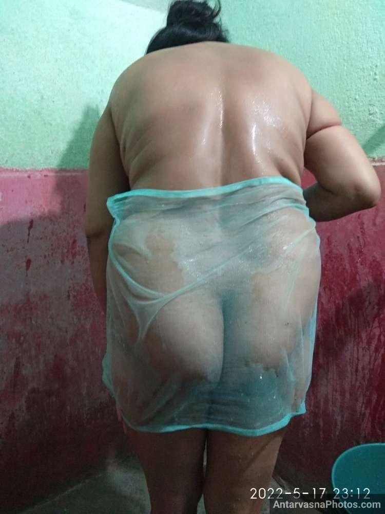 https://pub-5fcdf72a54cd4edbb03ec3edaa415a42.r2.dev/nakedleaks/village_hot_aunt's_big_boobs_and_nude_sexy_photos/3.jpg