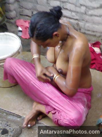 https://pub-5fcdf72a54cd4edbb03ec3edaa415a42.r2.dev/nakedleaks/village_sexy_desi_aunty's_steamy_pictures/8.jpg