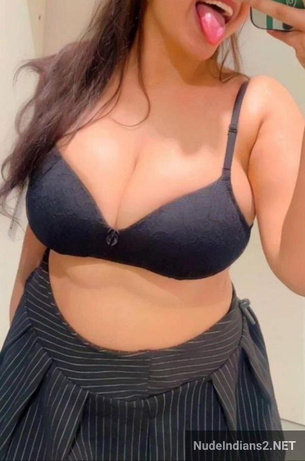 https://pub-5fcdf72a54cd4edbb03ec3edaa415a42.r2.dev/nakedleaks/viral_pics:_kanpur_muslim_girlfriend_zoya_khan's_big_selfie_reveal/15.jpg