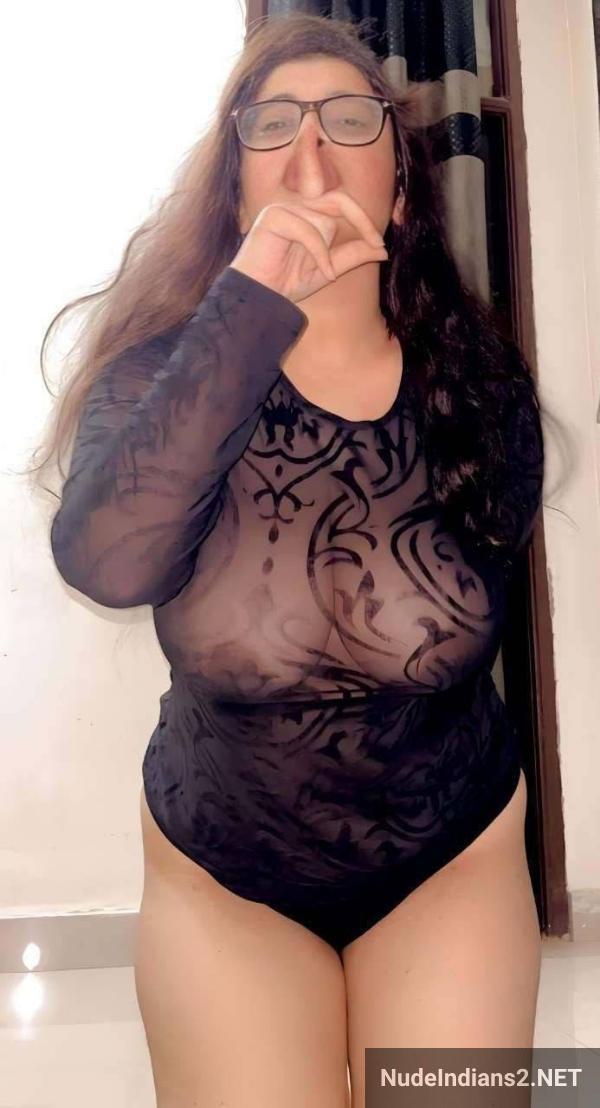 https://pub-5fcdf72a54cd4edbb03ec3edaa415a42.r2.dev/nakedleaks/viral_pics:_kanpur_muslim_girlfriend_zoya_khan's_big_selfie_reveal/75.jpg