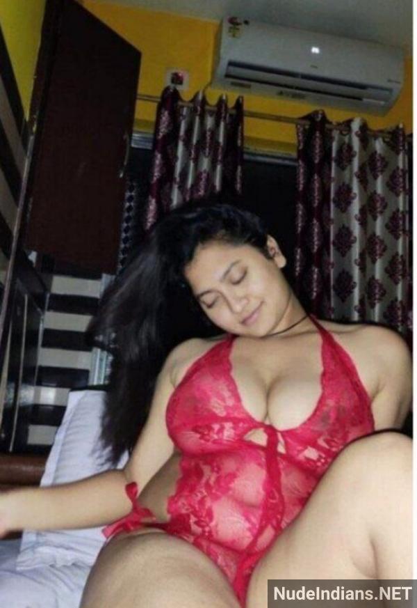 https://pub-5fcdf72a54cd4edbb03ec3edaa415a42.r2.dev/nakedleaks/viral_video:_married_gujarati_wife's_office_affair_exposed/29.jpg