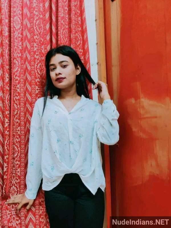 https://pub-5fcdf72a54cd4edbb03ec3edaa415a42.r2.dev/nakedleaks/voluptuous_bangla_model_riya's_intimate_photos_exposed/44.jpg