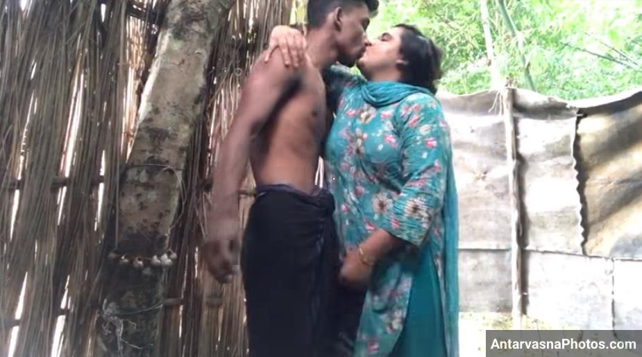 https://pub-5fcdf72a54cd4edbb03ec3edaa415a42.r2.dev/nakedleaks/voluptuous_bengali_wife's_erotic_photos/0.jpg