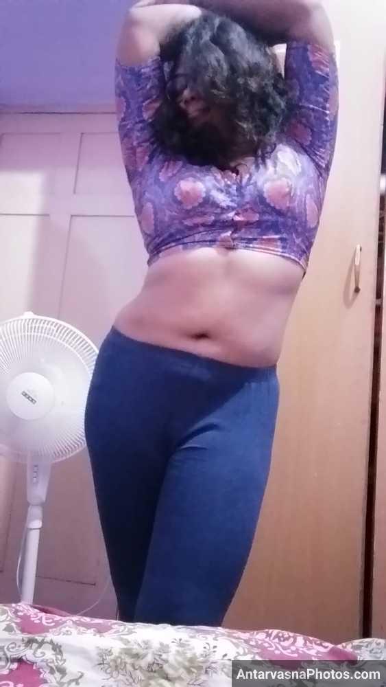 https://pub-5fcdf72a54cd4edbb03ec3edaa415a42.r2.dev/nakedleaks/voluptuous_desi_partner's_alluring_figure_and_busty_photos/1.jpg