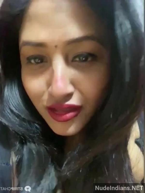 https://pub-5fcdf72a54cd4edbb03ec3edaa415a42.r2.dev/nakedleaks/voluptuous_educator_entices_partner_with_naked_form/23.jpg