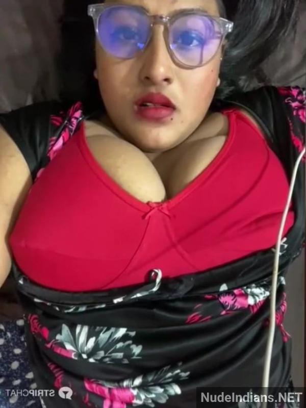 https://pub-5fcdf72a54cd4edbb03ec3edaa415a42.r2.dev/nakedleaks/voluptuous_educator_entices_partner_with_naked_form/4.jpg