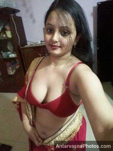 https://pub-5fcdf72a54cd4edbb03ec3edaa415a42.r2.dev/nakedleaks/voluptuous_indian_bhabhi_revealed_in_traditional_saree/1.jpg