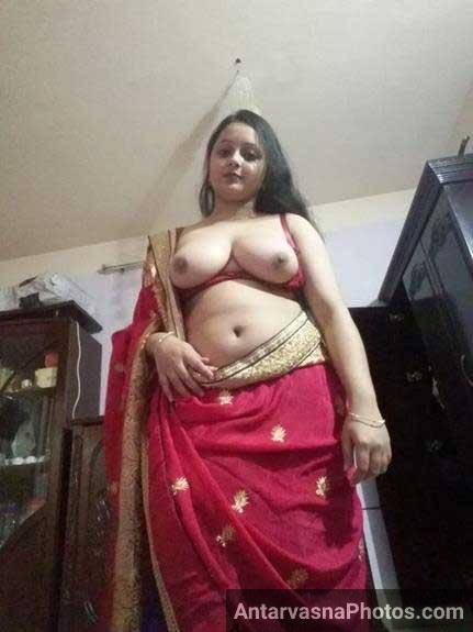 https://pub-5fcdf72a54cd4edbb03ec3edaa415a42.r2.dev/nakedleaks/voluptuous_indian_bhabhi_revealed_in_traditional_saree/6.jpg