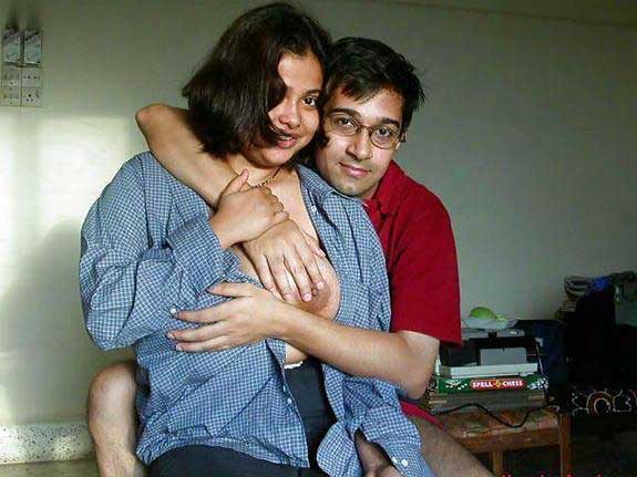 Voluptuous NRI Wife's Sensual Images