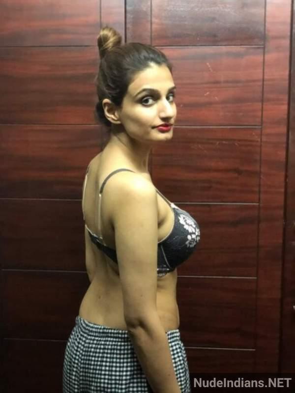 https://pub-5fcdf72a54cd4edbb03ec3edaa415a42.r2.dev/nakedleaks/voluptuous_pakistani_girls_seeking_intimacy_in_lingerie/26.jpg