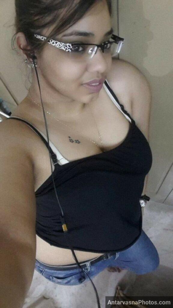 Voluptuous Telugu Aunt's Naked Pictures